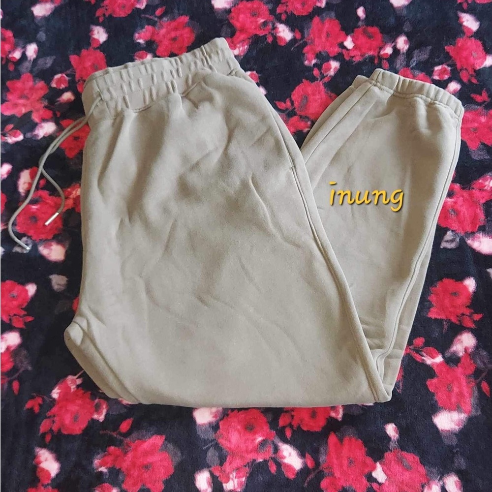 Abercrombie and Fitch Jogger size XL NWT
